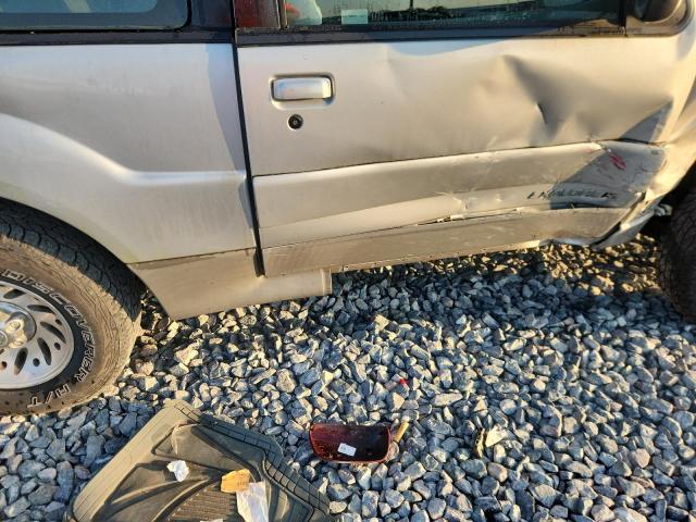 1FMYU60E11UB97093 - 2001 FORD EXPLORER SPORT SILVER photo 11