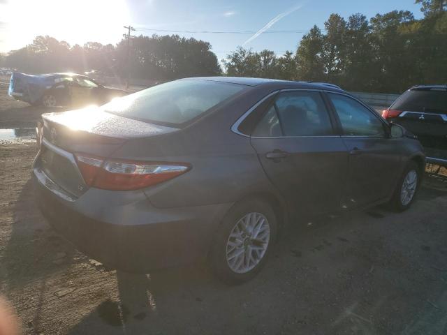 4T4BF1FKXGR575152 - 2016 TOYOTA CAMRY LE GRAY photo 3