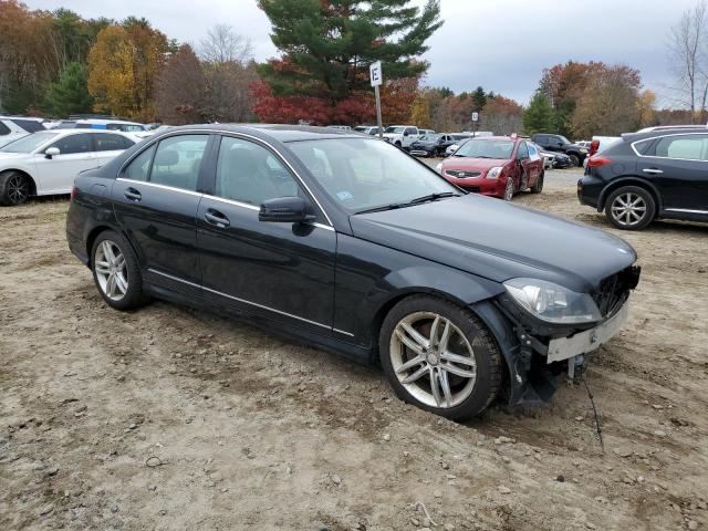 WDDGF8AB7DR281426 - 2013 MERCEDES-BENZ C 300 4MATIC BLACK photo 4