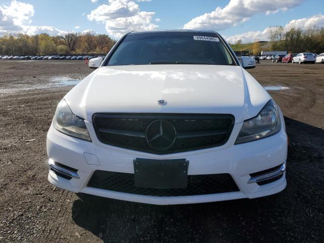 WDDGF8AB3DA843028 - 2013 MERCEDES-BENZ C 300 4MATIC WHITE photo 5