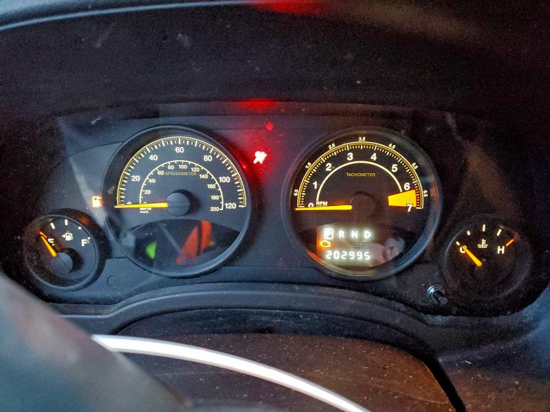 1C4NJRBB0ED623317 - 2014 JEEP PATRIOT SPORT SILVER photo 9