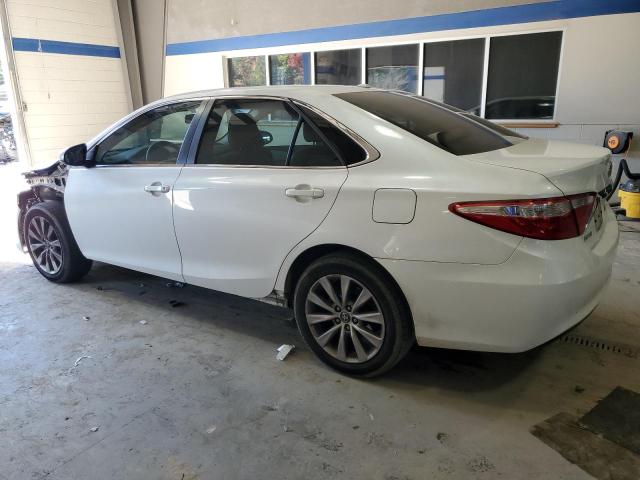 4T1BF1FK7HU797417 - 2017 TOYOTA CAMRY LE WHITE photo 2