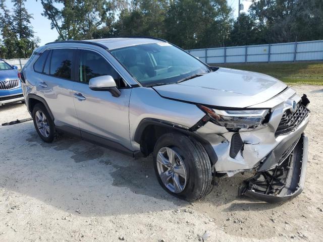 4T3RWRFV3NU073315 - 2022 TOYOTA RAV4 XLE SILVER photo 4