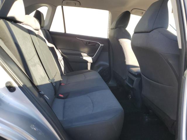 2T3B1RFVXLC130706 - 2020 TOYOTA RAV4 LE Silber Foto 11