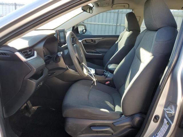2T3B1RFVXLC130706 - 2020 TOYOTA RAV4 LE Silber Foto 7