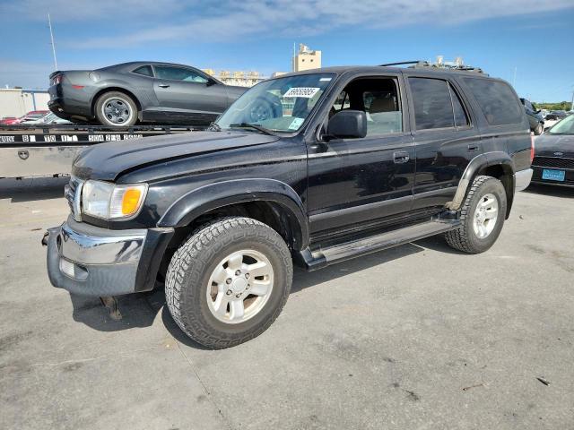 2000 TOYOTA 4RUNNER SR5, 