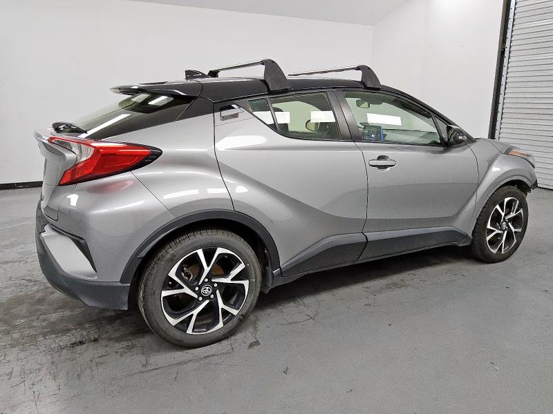 JTNKHMBX6L1093653 - 2020 TOYOTA C-HR XLE SILVER photo 3