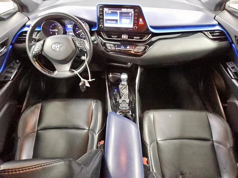 JTNKHMBX6L1093653 - 2020 TOYOTA C-HR XLE SILVER photo 8