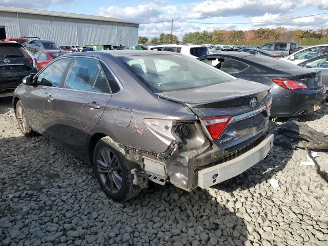 4T1BF1FK2HU267954 - 2017 TOYOTA CAMRY LE GRAY photo 2