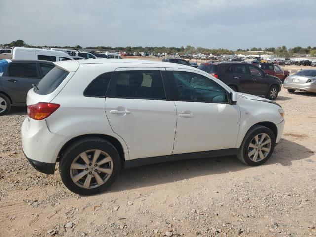 4A4AP3AU7FE058856 - 2015 MITSUBISHI OUTLANDER ES WHITE photo 3