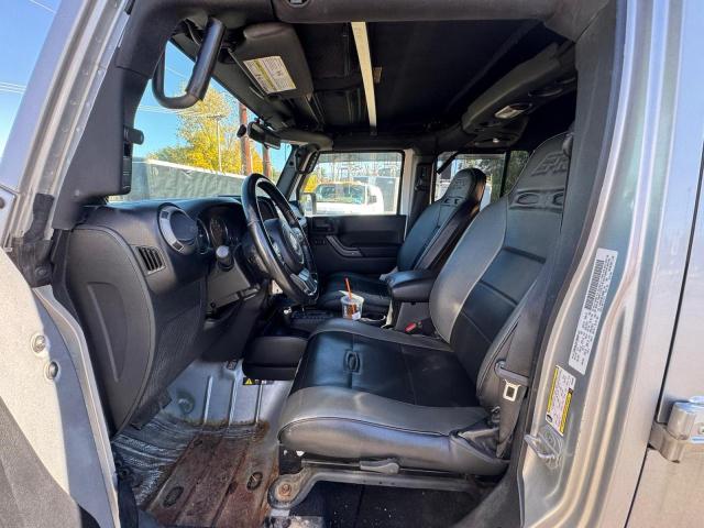 1J4HA3H16BL500982 - 2011 JEEP WRANGLER U SPORT رمادي صورة 5