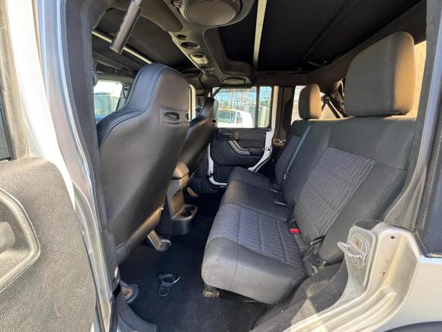 1J4HA3H16BL500982 - 2011 JEEP WRANGLER U SPORT رمادي صورة 6