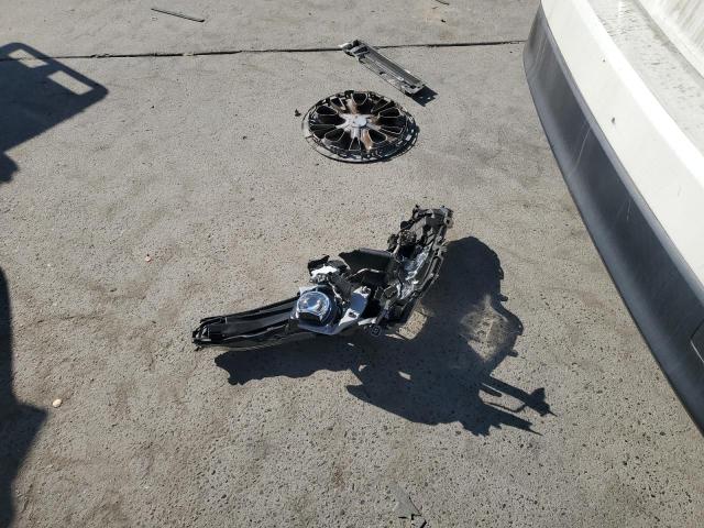 JTDKARFU4K3070932 - 2019 TOYOTA PRIUS Սպիտակ լուսանկար 12