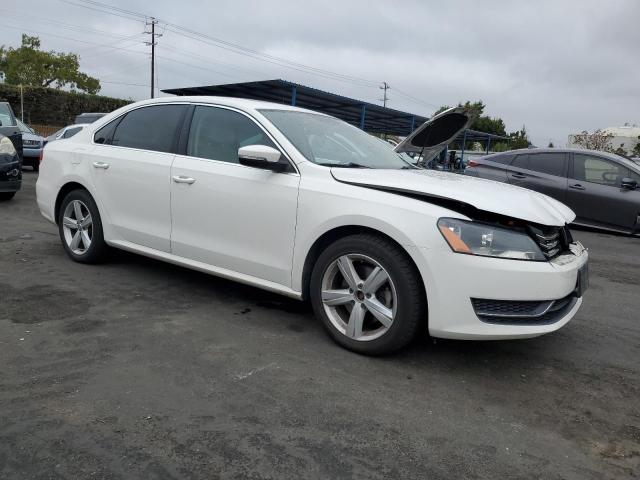 1VWBP7A34DC025023 - 2013 VOLKSWAGEN PASSAT SE Սպիտակ լուսանկար 4