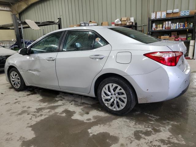 2T1BURHE0JC020421 - 2018 TOYOTA COROLLA L Gümüş foto 2
