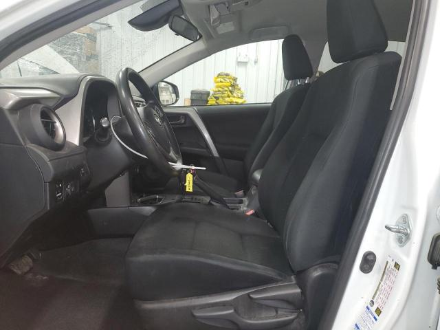2T3BFREV2HW664985 - 2017 TOYOTA RAV4 LE أبيض صورة 7