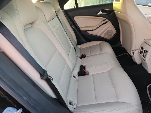 WDDSJ4EB6KN761070 - 2019 MERCEDES-BENZ CLA 250 Schwarz Foto 10