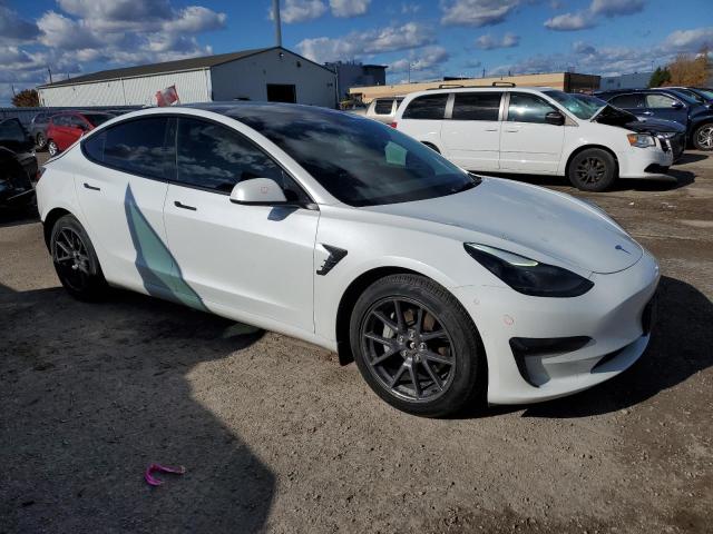 5YJ3E1EBXNF339050 - 2022 TESLA MODEL 3 أبيض صورة 4