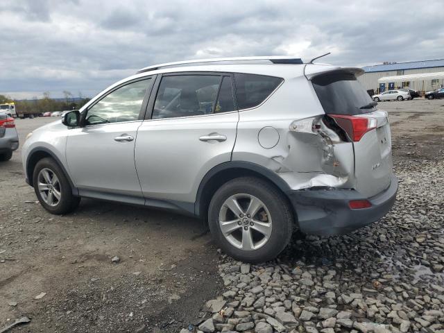 JTMRFREV2FJ018114 - 2015 TOYOTA RAV4 XLE SILVER photo 2
