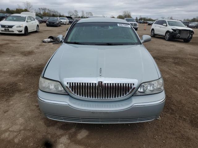 1LNHM81V17Y623814 - 2007 LINCOLN TOWN CAR SIGNATURE Blau Foto 5
