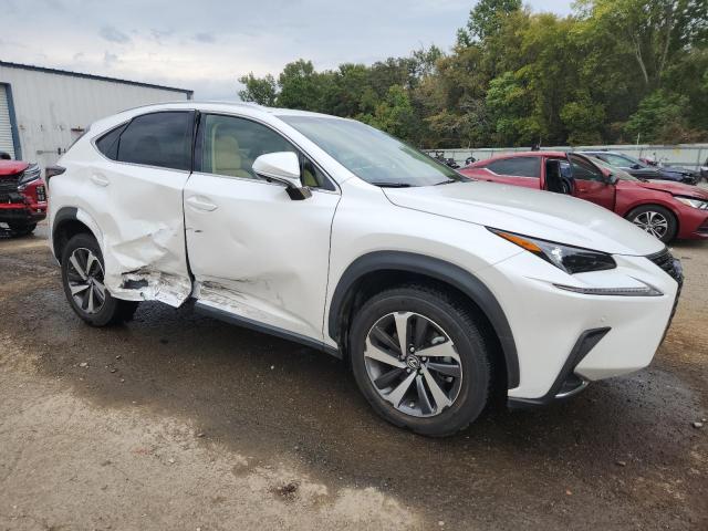 JTJYARBZ9K2128192 - 2019 LEXUS NX 300 BASE 白色 照片 4
