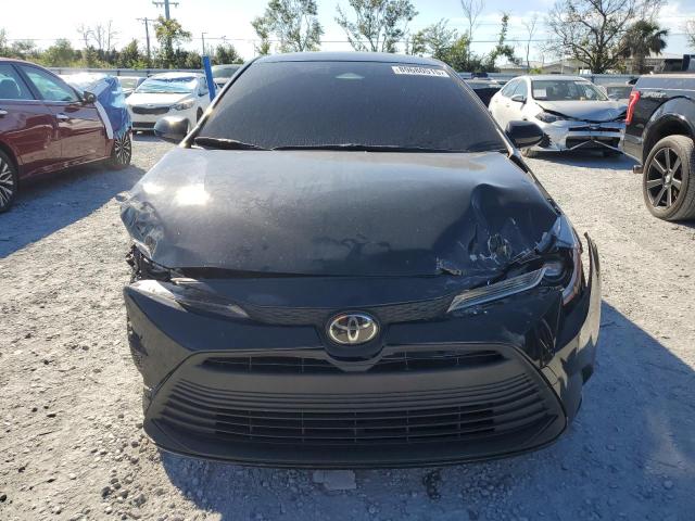 JTDB4MEEXPJ006238 - 2023 TOYOTA COROLLA LE Siyah fotoğraf 5