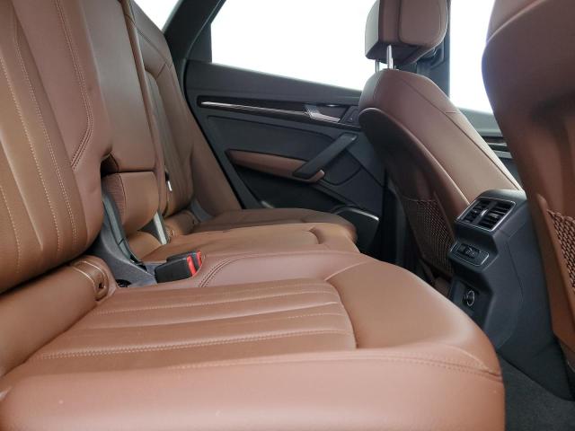 WA1ANAFY9K2064774 - 2019 AUDI Q5 PREMIUM WHITE photo 11