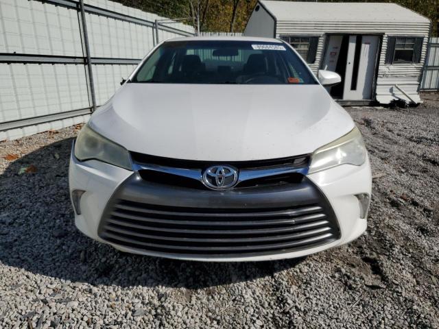 4T1BF1FK8FU493719 - 2015 TOYOTA CAMRY LE WHITE photo 5