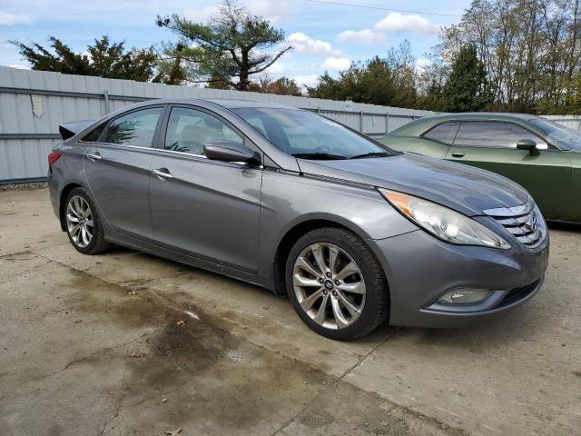 5NPEC4AC9DH698761 - 2013 HYUNDAI SONATA SE 灰色 照片 4