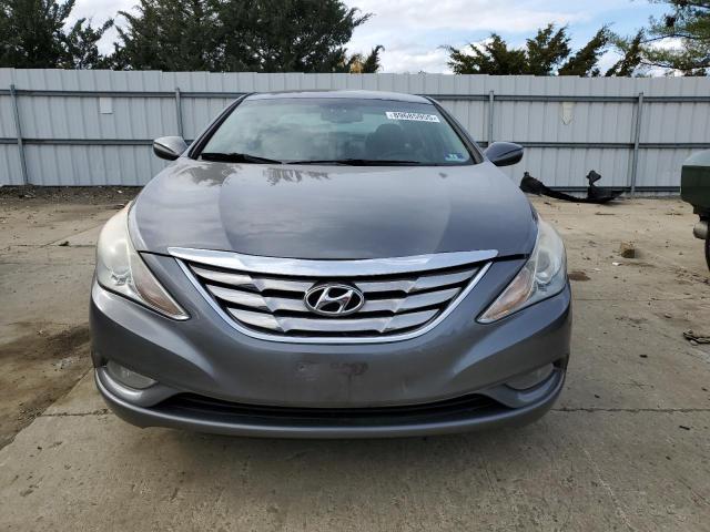 5NPEC4AC9DH698761 - 2013 HYUNDAI SONATA SE 灰色 照片 5