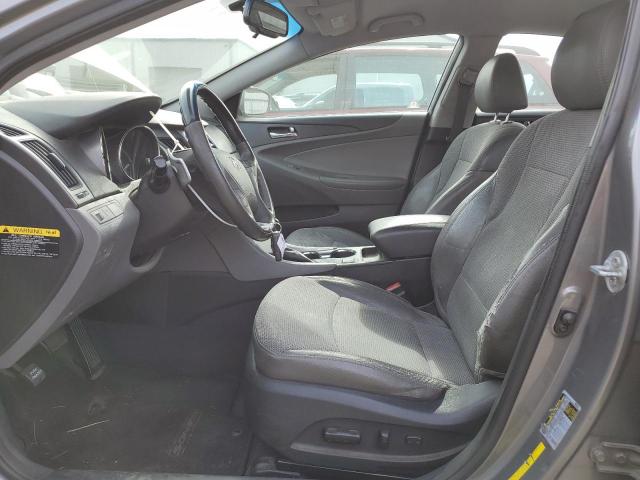 5NPEC4AC9DH698761 - 2013 HYUNDAI SONATA SE 灰色 照片 7
