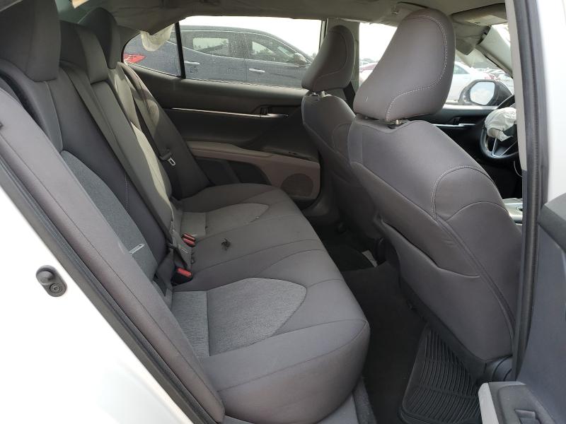 4T1C11AK9NU682159 - 2022 TOYOTA CAMRY LE WHITE photo 10