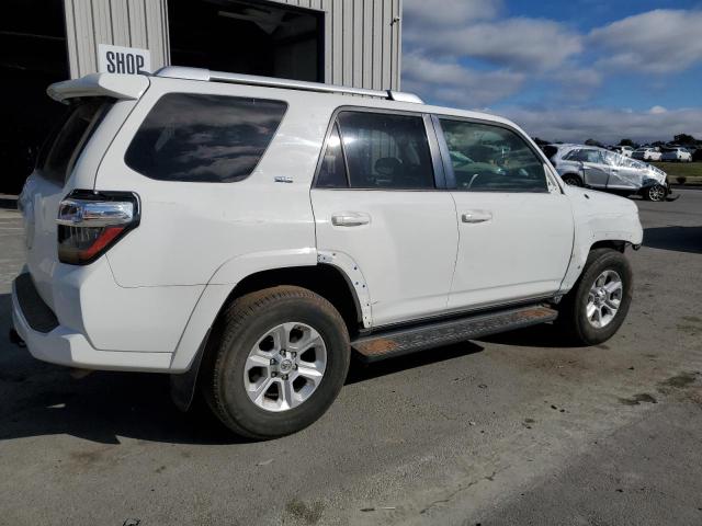 JTEBU5JR9G5289542 - 2016 TOYOTA 4RUNNER SR5/SR5 PREMIUM WHITE photo 3