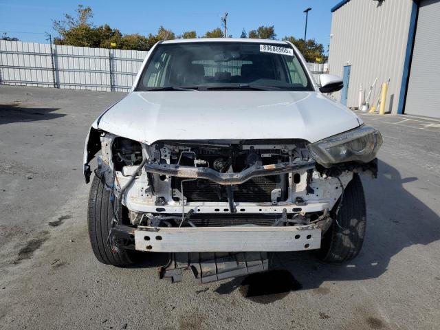 JTEBU5JR9G5289542 - 2016 TOYOTA 4RUNNER SR5/SR5 PREMIUM WHITE photo 5