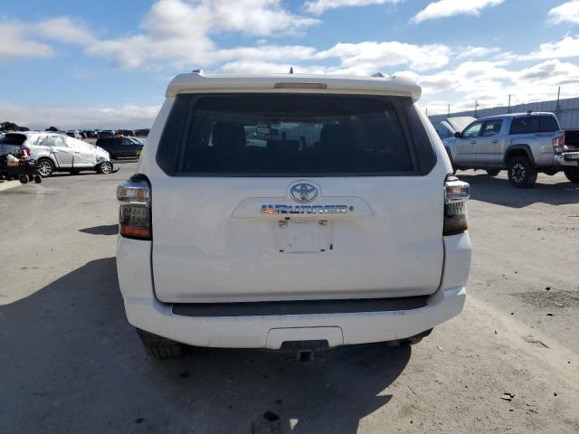 JTEBU5JR9G5289542 - 2016 TOYOTA 4RUNNER SR5/SR5 PREMIUM WHITE photo 6