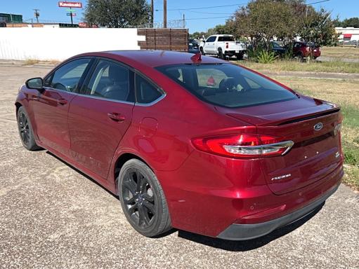 3FA6P0HD8KR198591 - 2019 FORD FUSION SE წითელი ფოტო 3