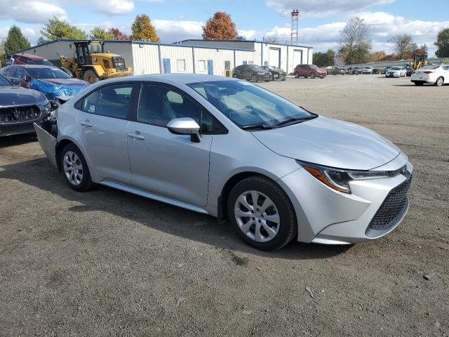 5YFEPMAE7MP167664 - 2021 TOYOTA COROLLA LE 银色 照片 4