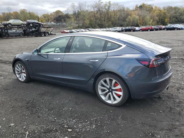 5YJ3E1EB8JF116693 - 2018 TESLA MODEL 3 Gris photo 2