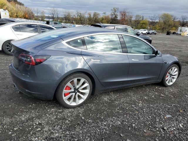 5YJ3E1EB8JF116693 - 2018 TESLA MODEL 3 Gris photo 3
