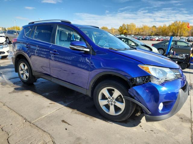 2T3RFREV6FW240138 - 2015 TOYOTA RAV4 XLE BLUE photo 4