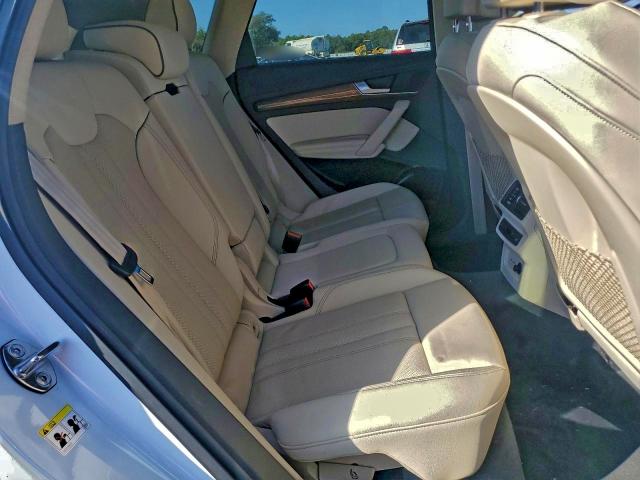 WA1CAAFY7M2097649 - 2021 AUDI Q5 PRESTIGE WHITE photo 11