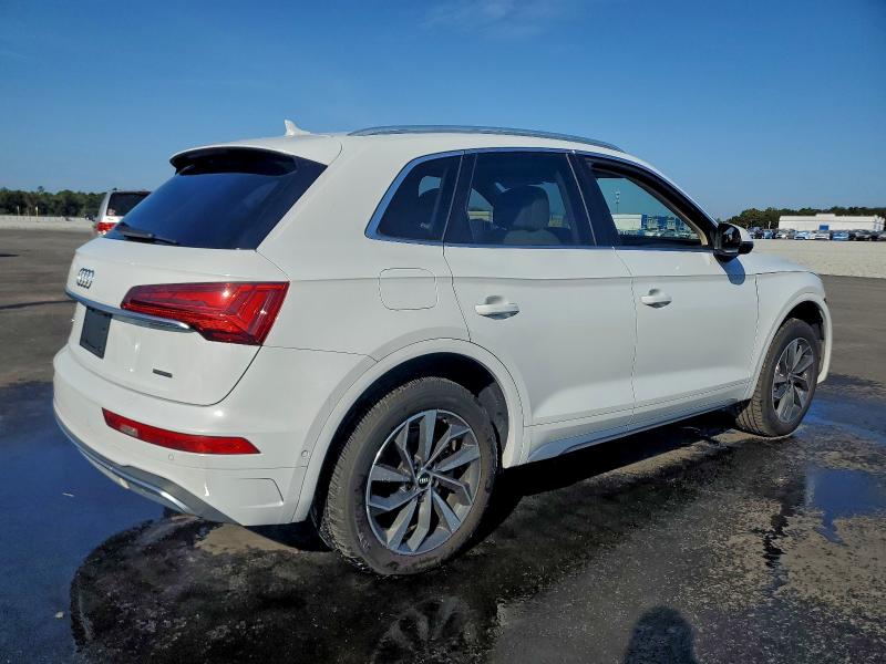 WA1CAAFY7M2097649 - 2021 AUDI Q5 PRESTIGE WHITE photo 3