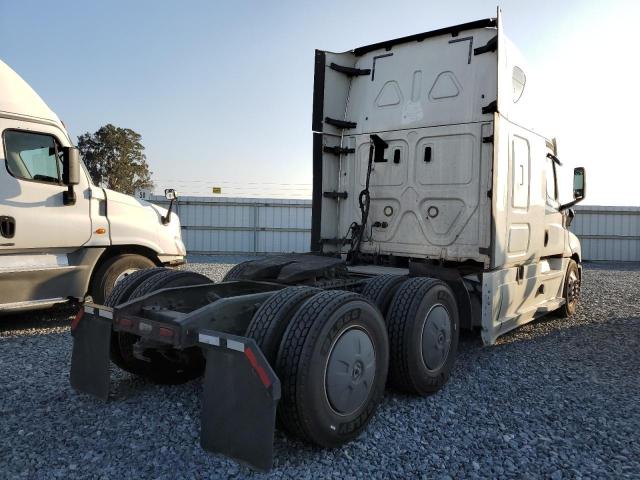 3AKJHHDR5JSJZ1514 - 2018 FREIGHTLINER CASCADIA 1 WHITE photo 4