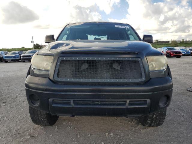 5TFRM5F1XBX033347 - 2011 TOYOTA TUNDRA DOUBLE CAB SR5 BLACK photo 5