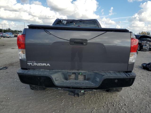 5TFRM5F1XBX033347 - 2011 TOYOTA TUNDRA DOUBLE CAB SR5 BLACK photo 6