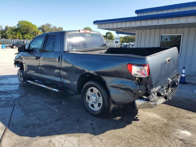 5TFRM5F18AX013385 - 2010 TOYOTA TUNDRA DOUBLE CAB SR5 GRAY photo 2
