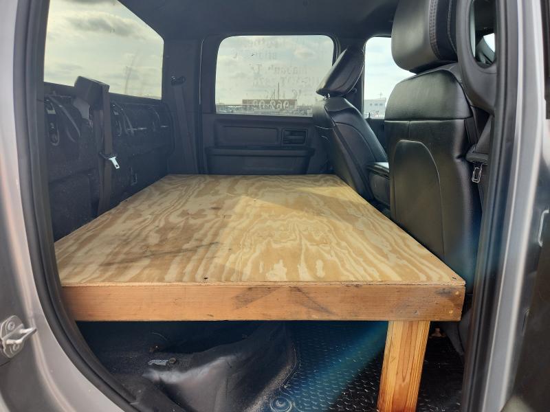 3C6UR5CL3PG569996 - 2023 RAM 2500 TRADESMAN 银色 照片 11