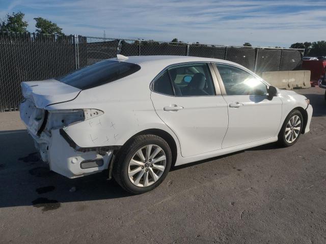 4T1B11HK6KU204570 - 2019 TOYOTA CAMRY L თეთრი ფოტო 3