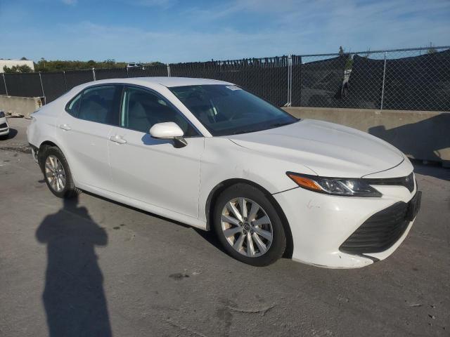 4T1B11HK6KU204570 - 2019 TOYOTA CAMRY L თეთრი ფოტო 4