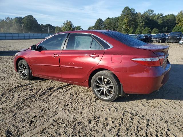 4T1BF1FK0FU922335 - 2015 TOYOTA CAMRY LE RED photo 2